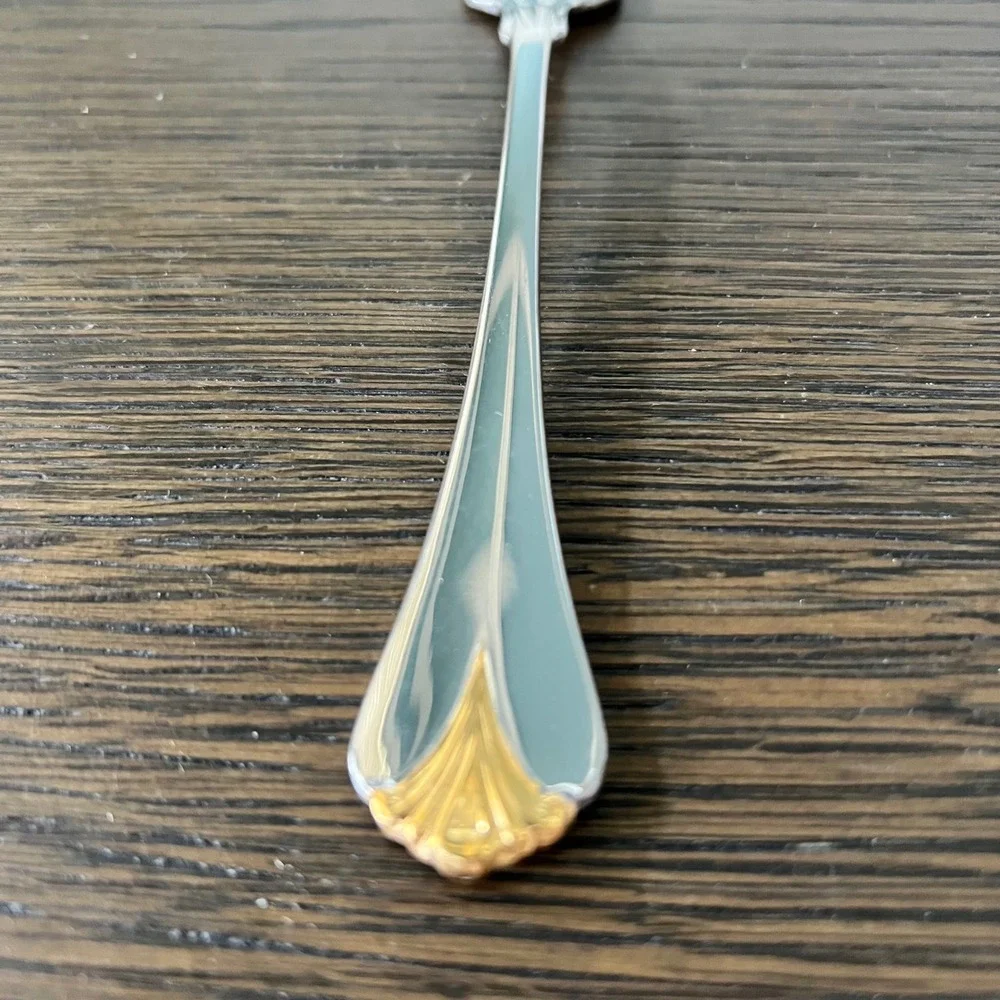 Yamazaki Cara 24k Gold Accent Salad Fork 18/8 Stainless Steel Shell Motif New